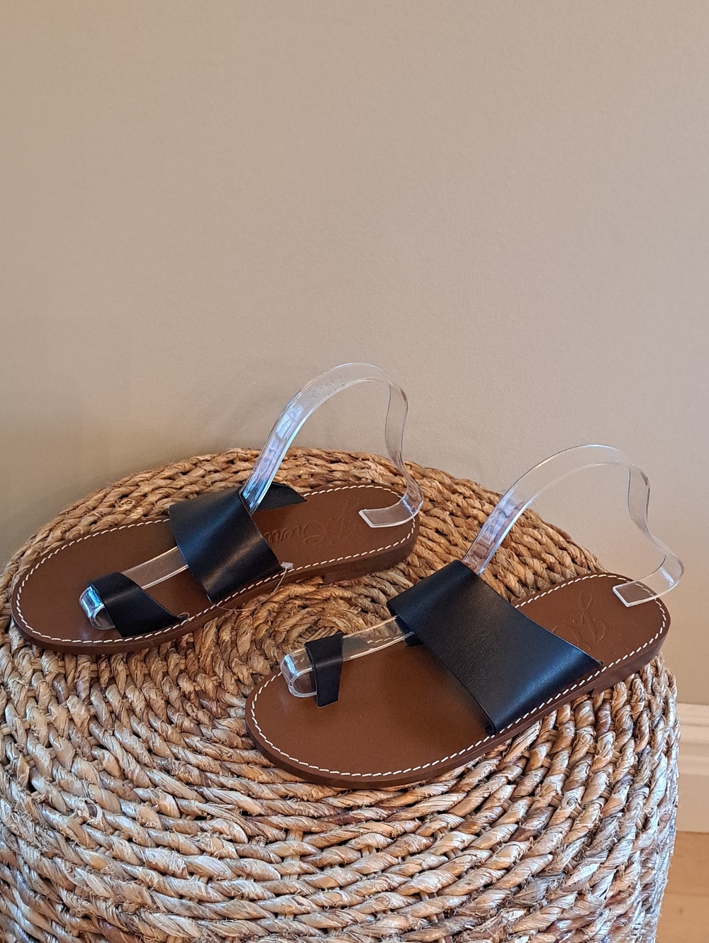 NWOT J.Crew Womens Marta Summer/Vacation Black Leather Toe Post Sandals 7.5 - Picture 2 of 8